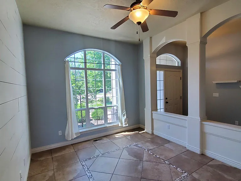 1828 E Serchio Ct — Photo 26
