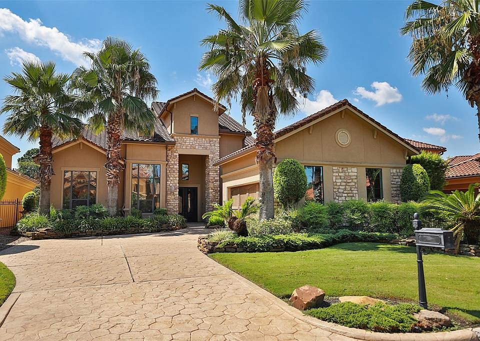 Welcome home to 16131 Villa Fontana Way located on a golf course community in Northgate Forest Place zoned to Spring ISD! This stunning home has lovely curb appeal, a well-manicured lawn, beautiful landscaping, stone elevation, dark stained front doo