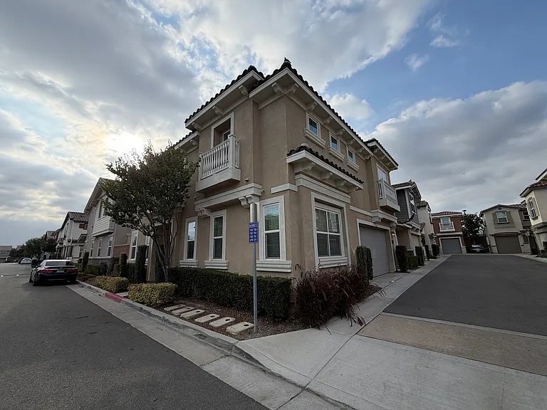 6998 Silverado St — Photo 2