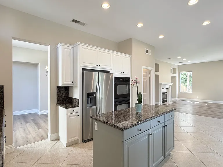 10570 Gaylemont Ln — Photo 3