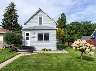 617 2nd Ave NE, East Grand Forks, MN 56721
