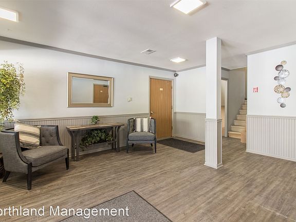 3rd image of 2645 N Farwell Ave APT 306