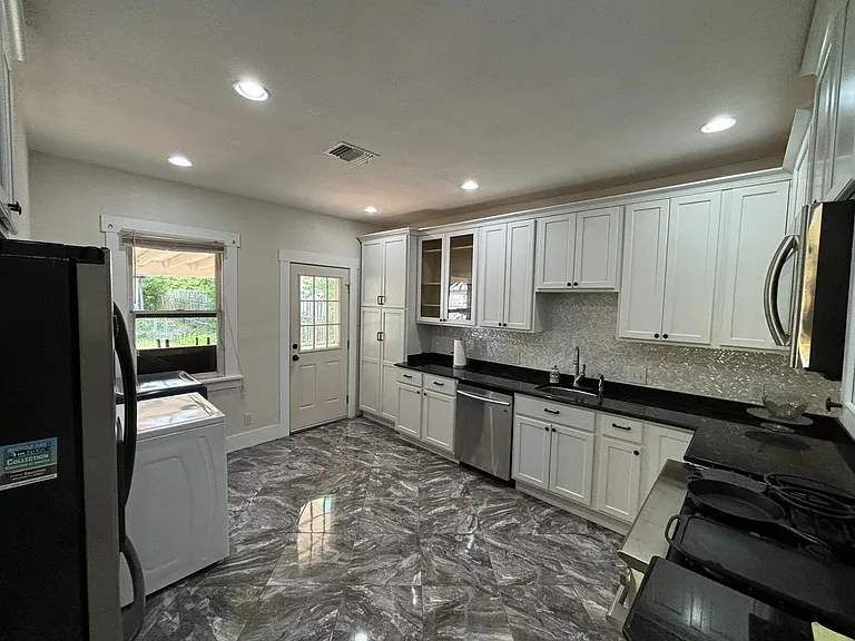 510 Avant Ave — Photo 32