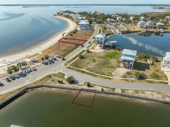 3 Beaty Taff Dr, Crawfordville, FL 32327
