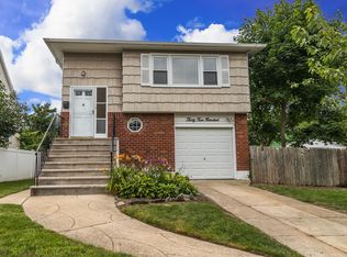 3400 5th St, Oceanside, NY 11572