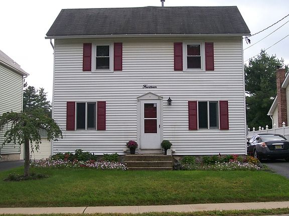 2nd image of 14 Lawnwood Ave