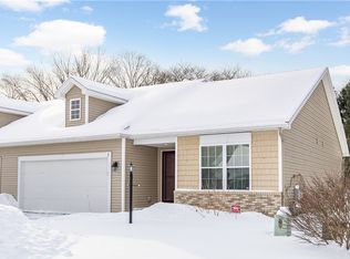 3 Angela Villa Ln, Rochester, NY 14626