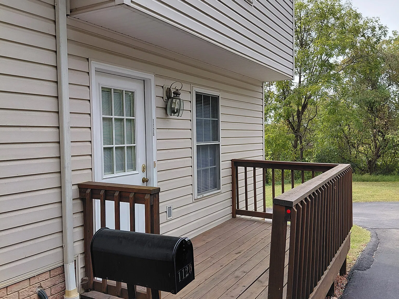 2 bed, 1.5 bath, $1,200 — Photo 2
