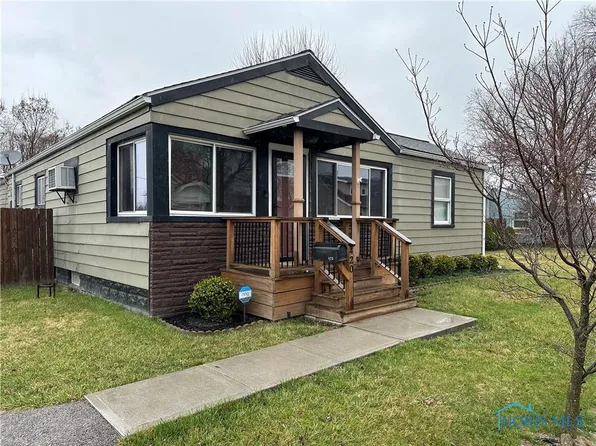 420 Venice Dr, Northwood, OH 43619