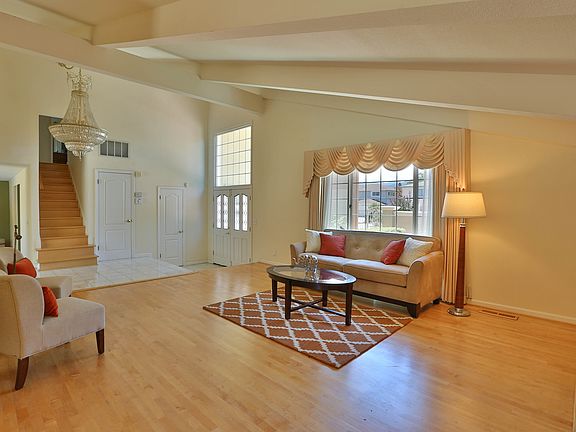 5th image of 1385 Redmond Ave