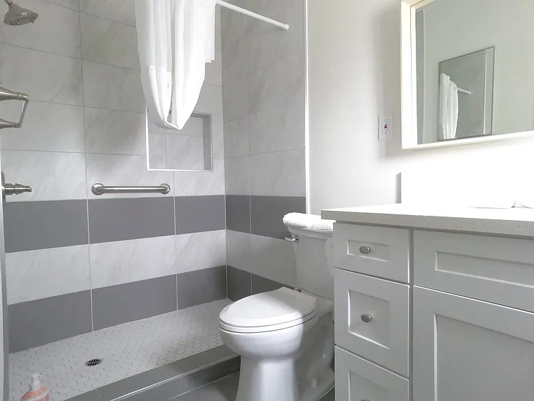 2421 Alcazar St — Photo 17