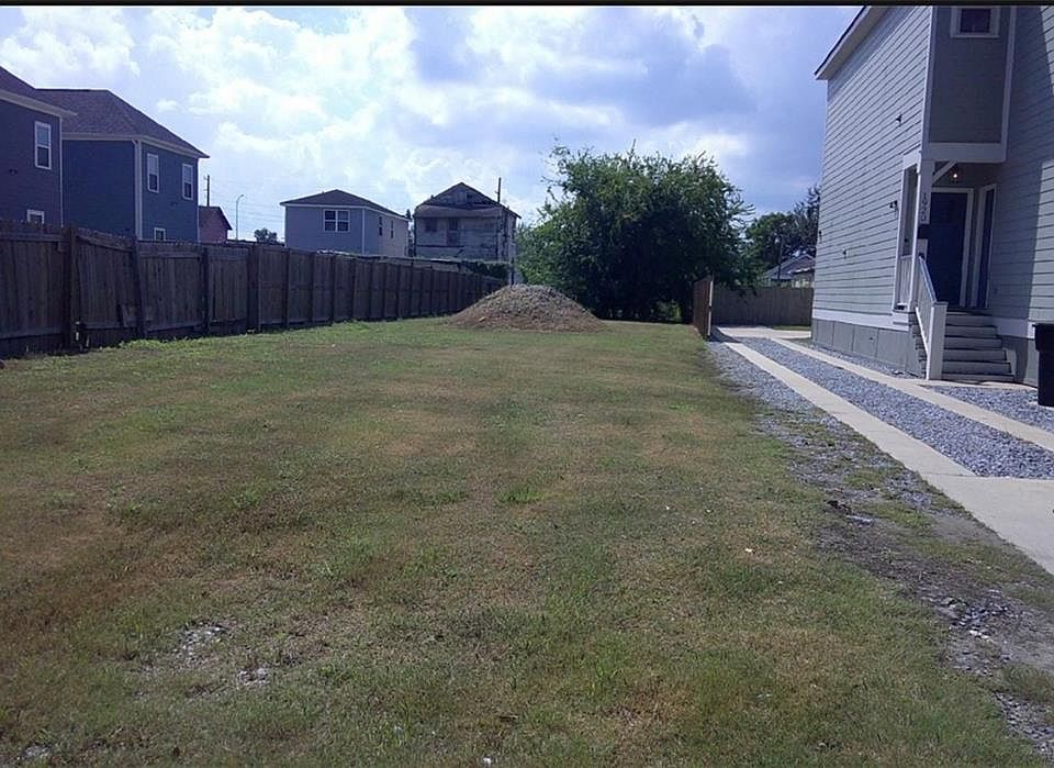 1st image of 1922 N Galvez St