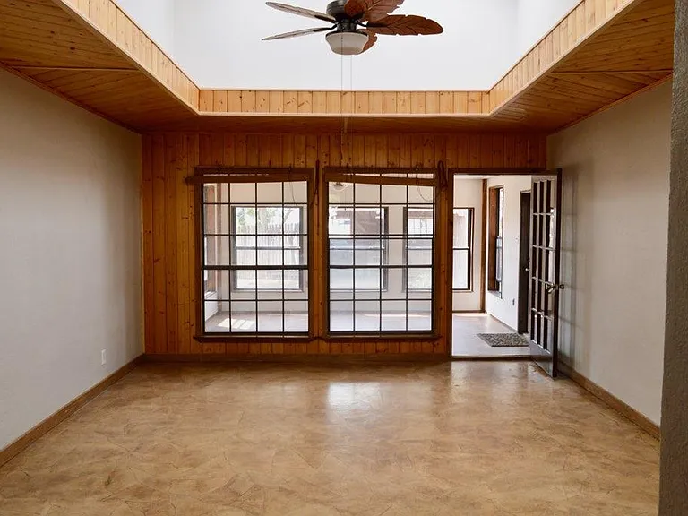 Skylight Room-multipurpose, wonderful lighting.