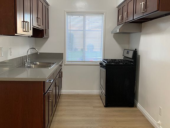 5th image of 1533 Palm Ave APT G