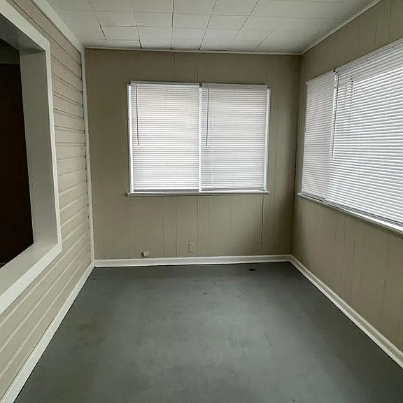7256 Prospect Ave — Photo 4