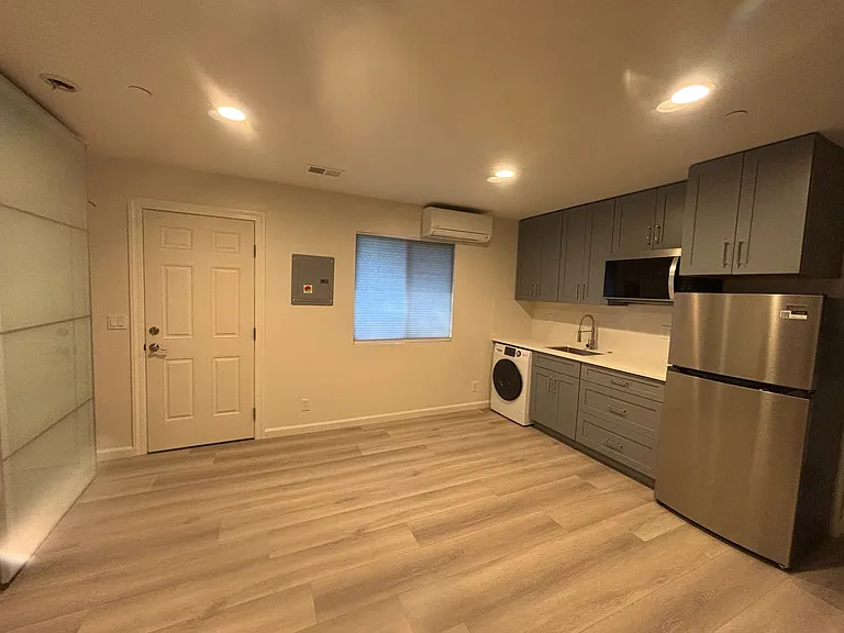 1460 S Novato Blvd — Photo 4