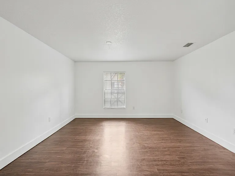 Gandy Parkside Apartments — Photo 29