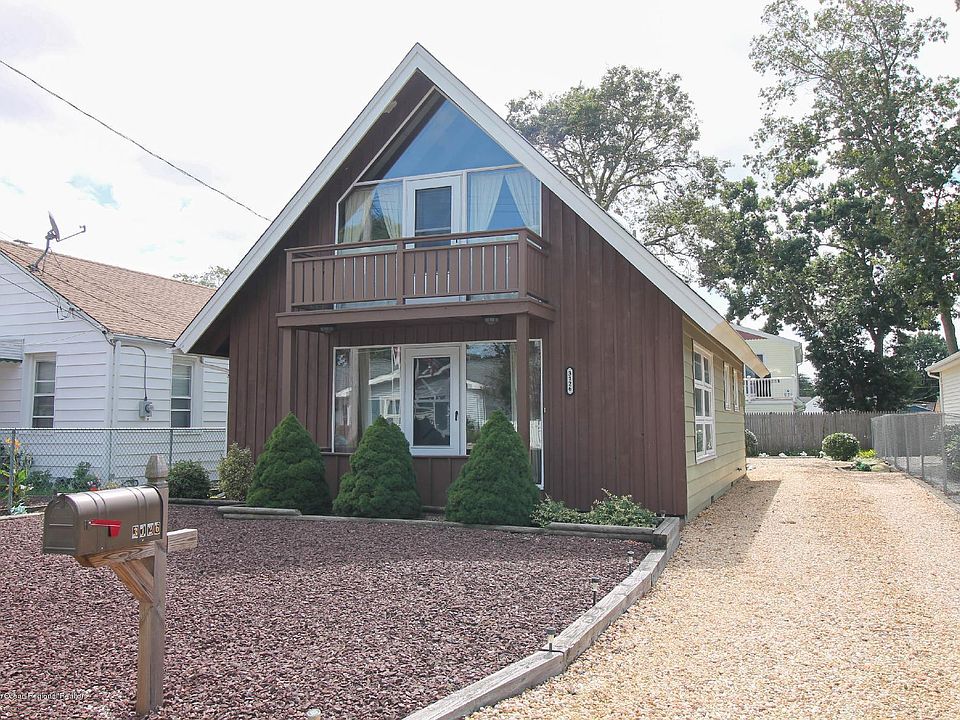 1st image of 3126 Hiawatha Ave