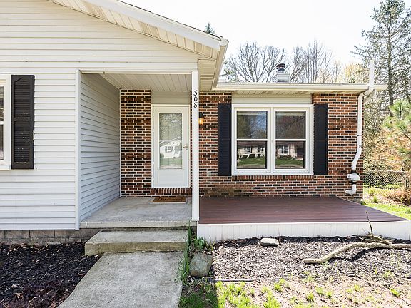 3rd image of 308 Oak Tree Dr