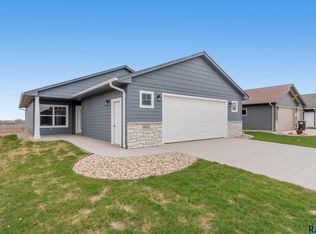 8804 W Windmill Ridge St, Sioux Falls, SD 57106