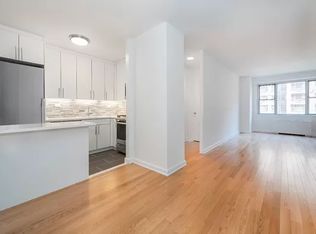300 E 40th St APT 8V, New York, NY