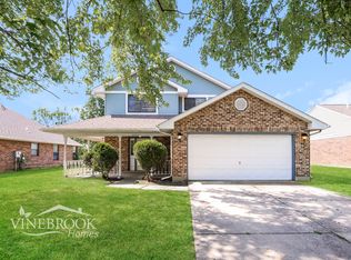 6702 Shull Rd, Dayton, OH 45424