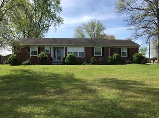 215 Hilltop Dr, Columbia, TN 38401