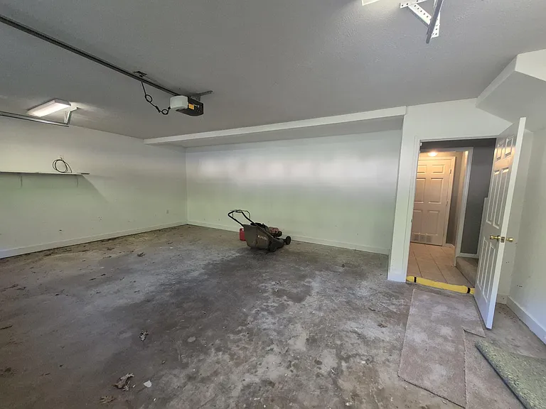 712 Michael Dr — Photo 31