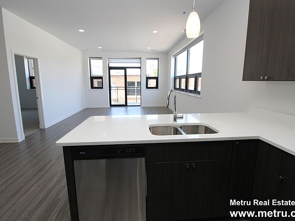 2nd image of 5427 N Broadway St APT 3I