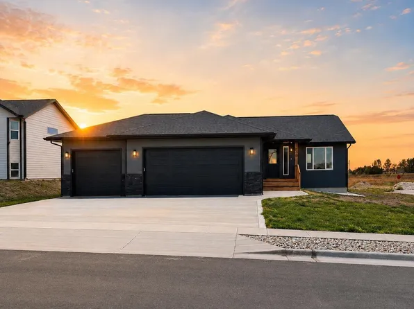 628 Bull Run Dr, Box Elder, SD 57719