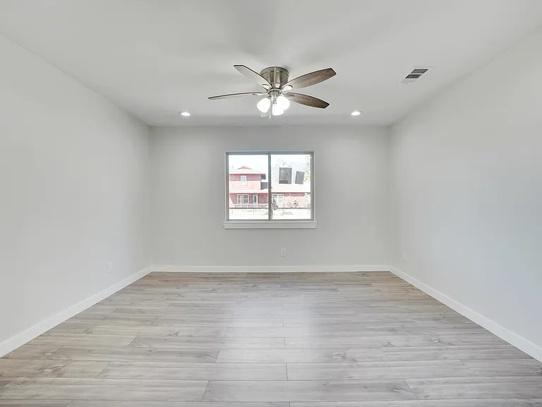 1032 Hoke Smith Dr — Photo 8