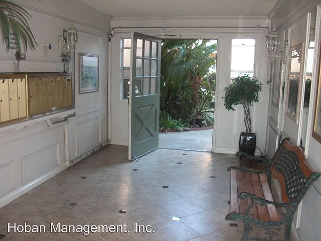 1st image of 4439 Euclid Ave APT 1