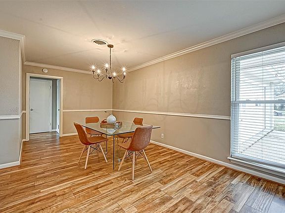 3rd image of 9407 Winsome Ln