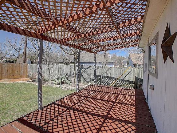 4th image of 16354 Edgemere Dr