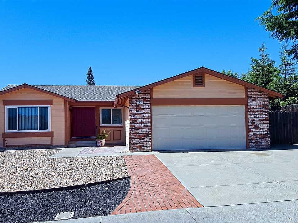 1st image of 919 Burwood Way
