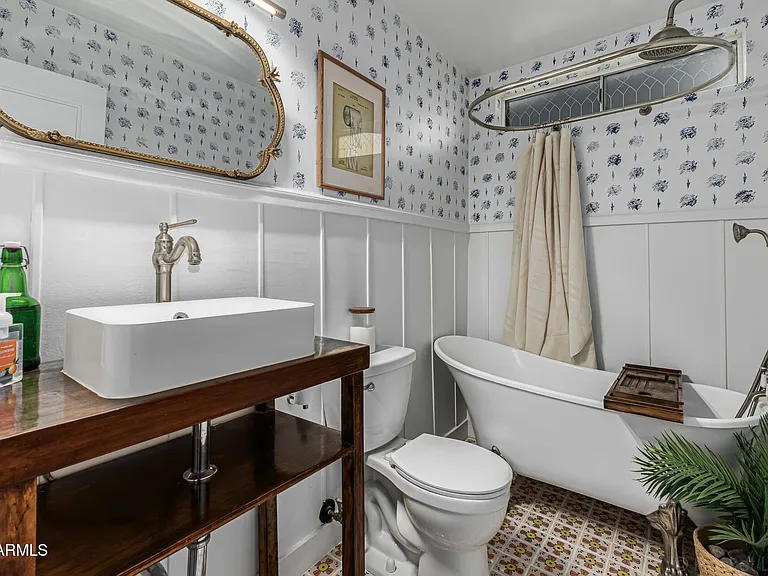 2200 N Los Altos Dr — Photo 25