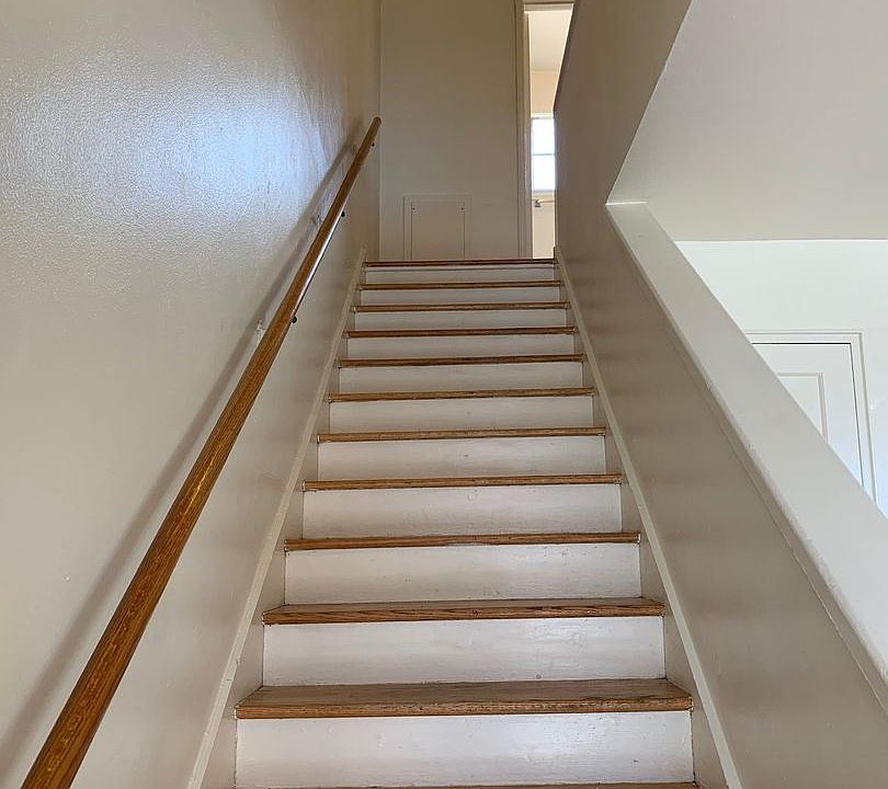 1st image of 1019 Hermosa Dr SE #1019