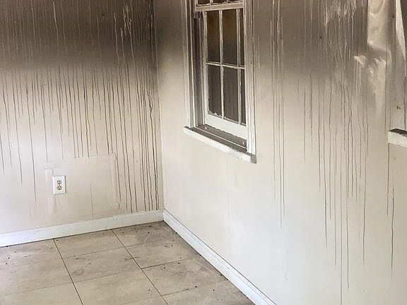 2nd image of 942 SARANAC Street