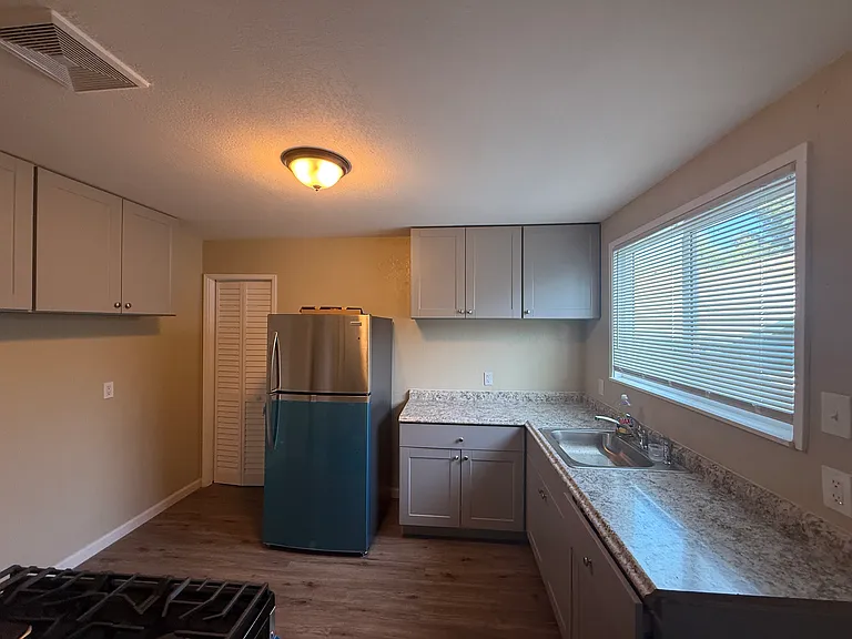 6928 Fresno St #A — Photo 5