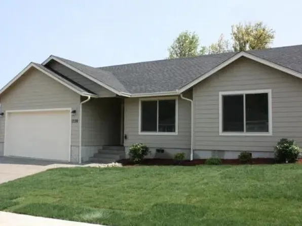 1530 W Basil St, Roseburg, OR 97471