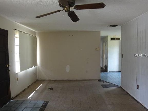 3rd image of 3205 Curtis Dr