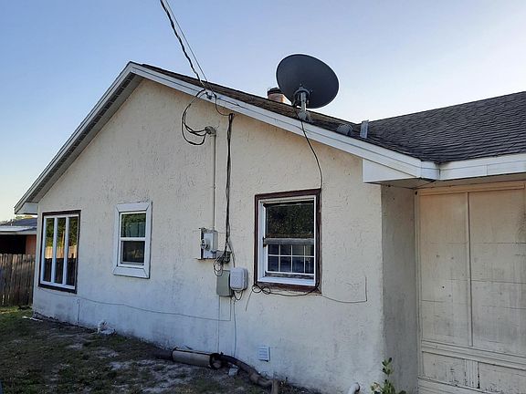 2nd image of 1526 SE Port Street Lucie Blvd