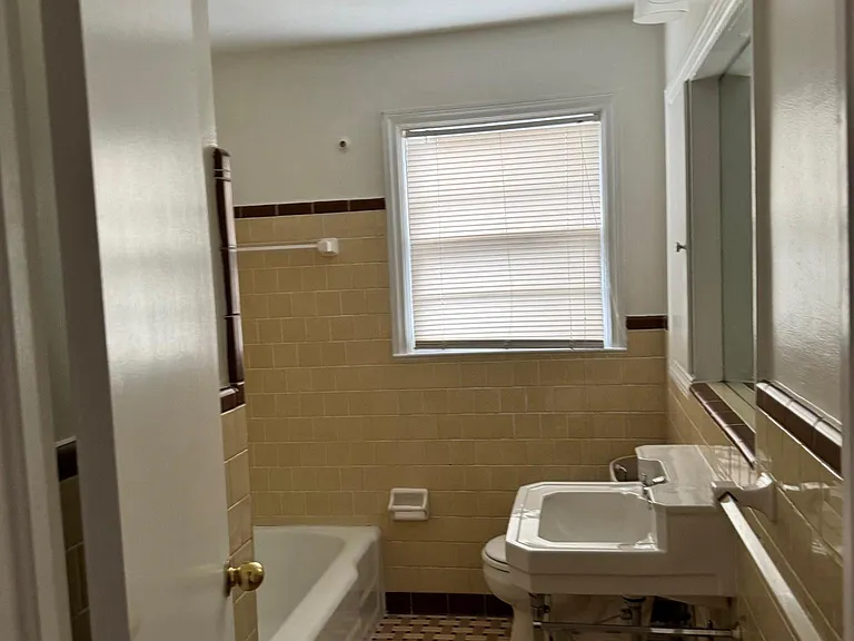 729 Scott Blvd #1 — Photo 2