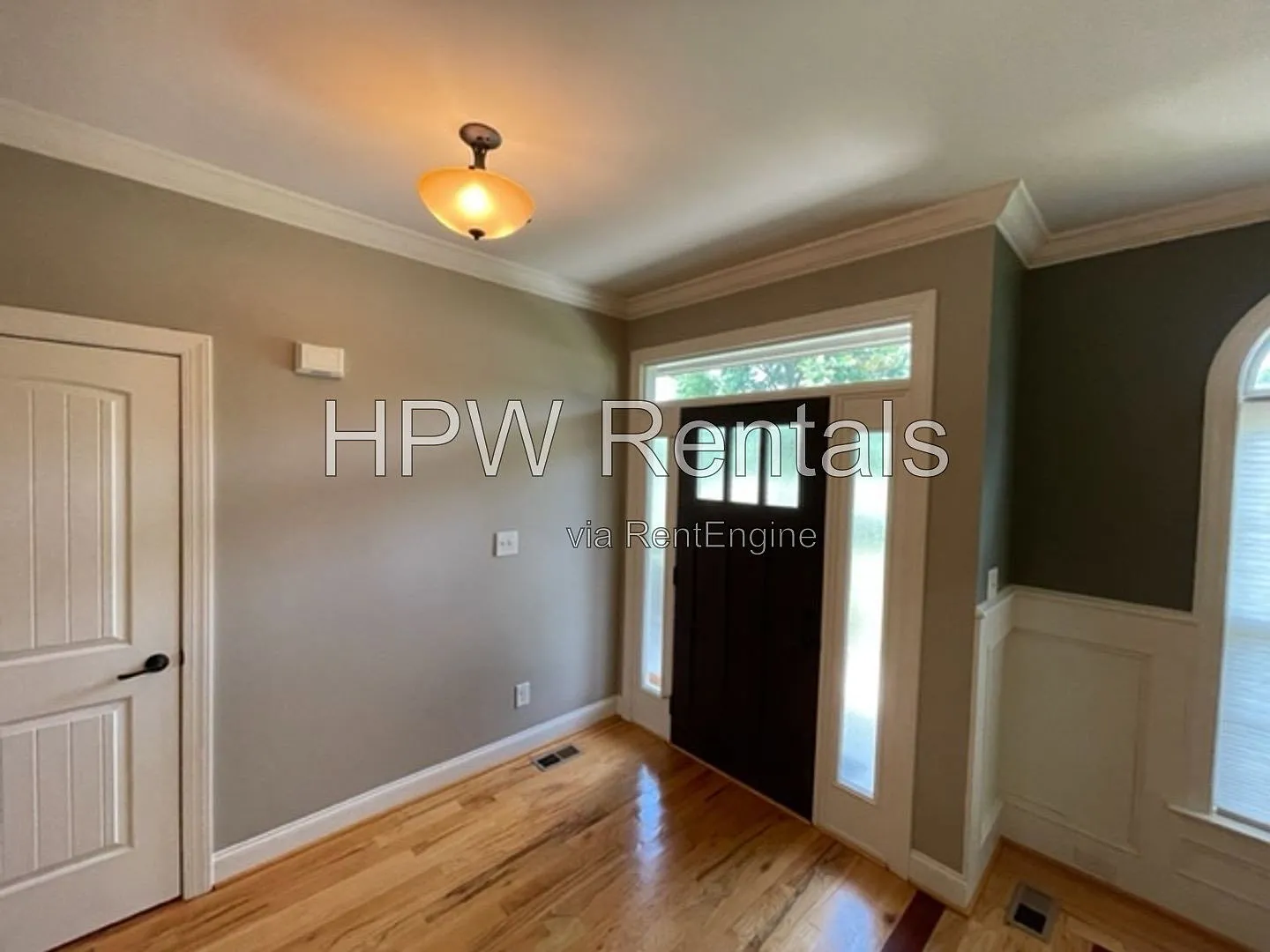 4 bed, 4.0 bath, 2914 sqft, $2,700 — Photo 2