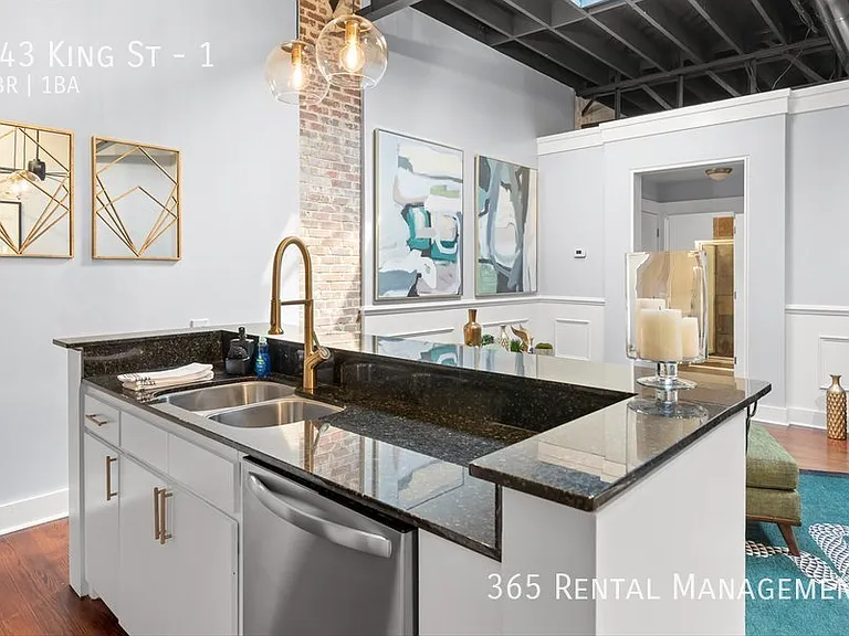343 King St #1 — Photo 16