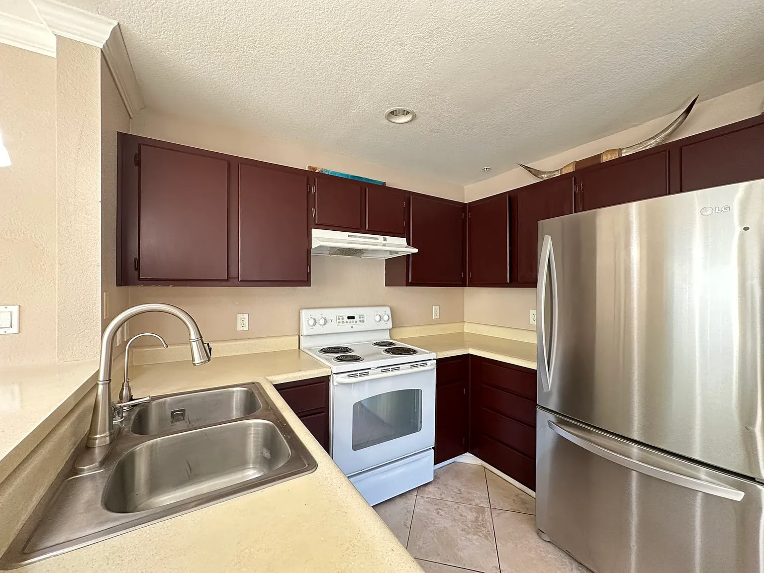2 bed, 969 sqft, $2,500 — Photo 4