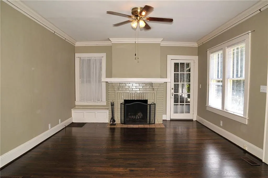 3 bed, 1.5 bath, 1601 sqft, $3,200 — Photo 3