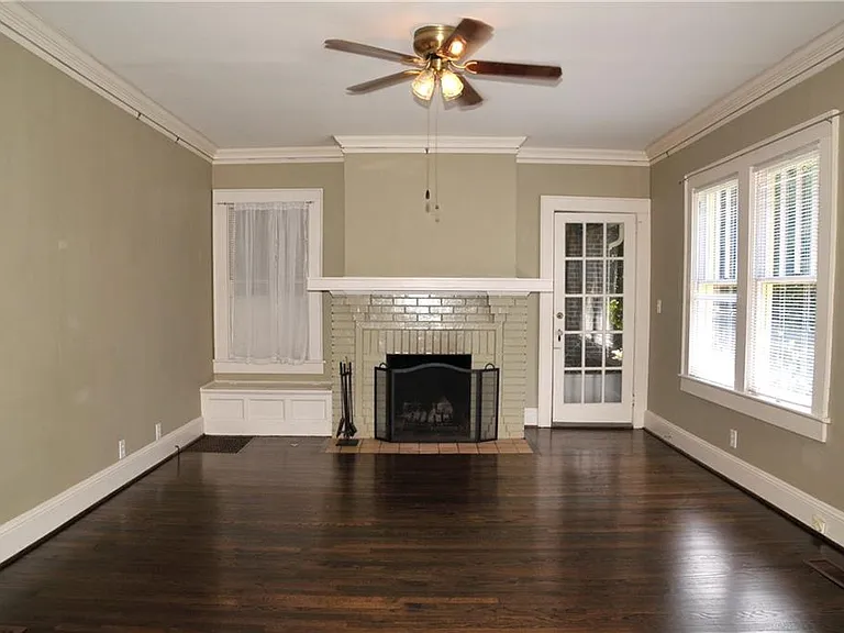 602 Sherwood Rd NE — Photo 3