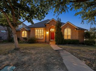 9700 Wolf Creek Dr, Irving, TX 75063