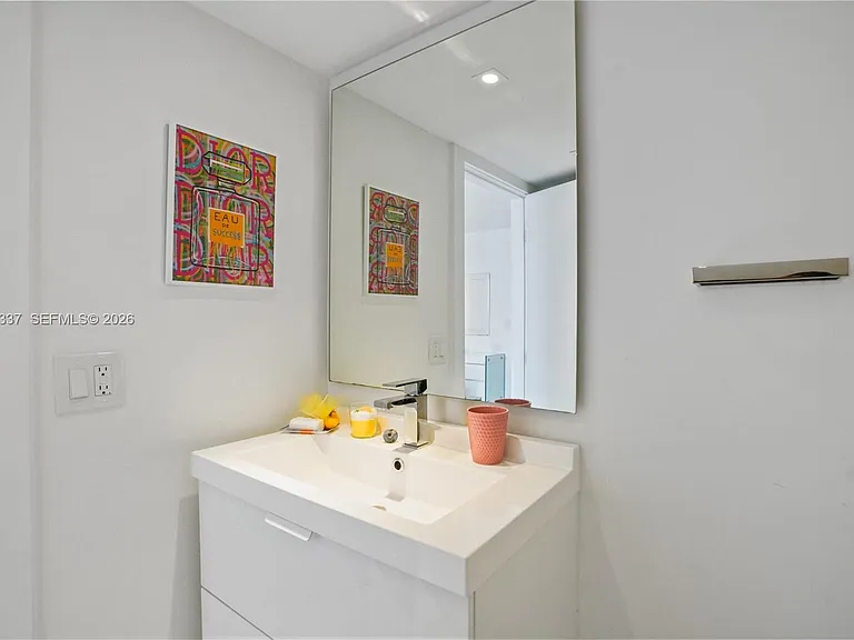 6770 Indian Creek Dr #5M — Photo 26